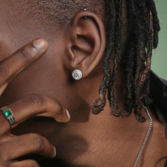 A guide to choosing the perfect earrings for men?